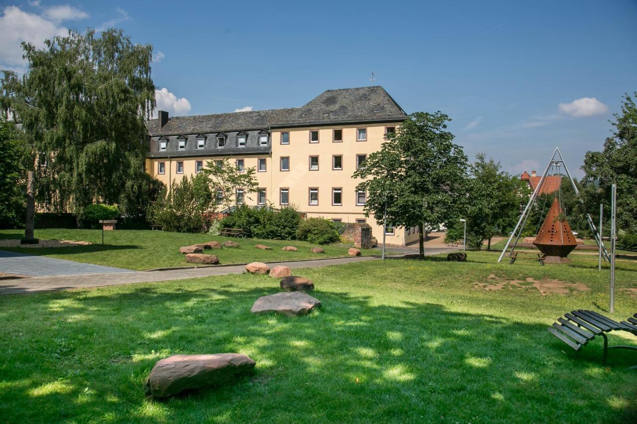 Хостел Jugendhaus St. Kilian Мильтенберг Экстерьер фото
